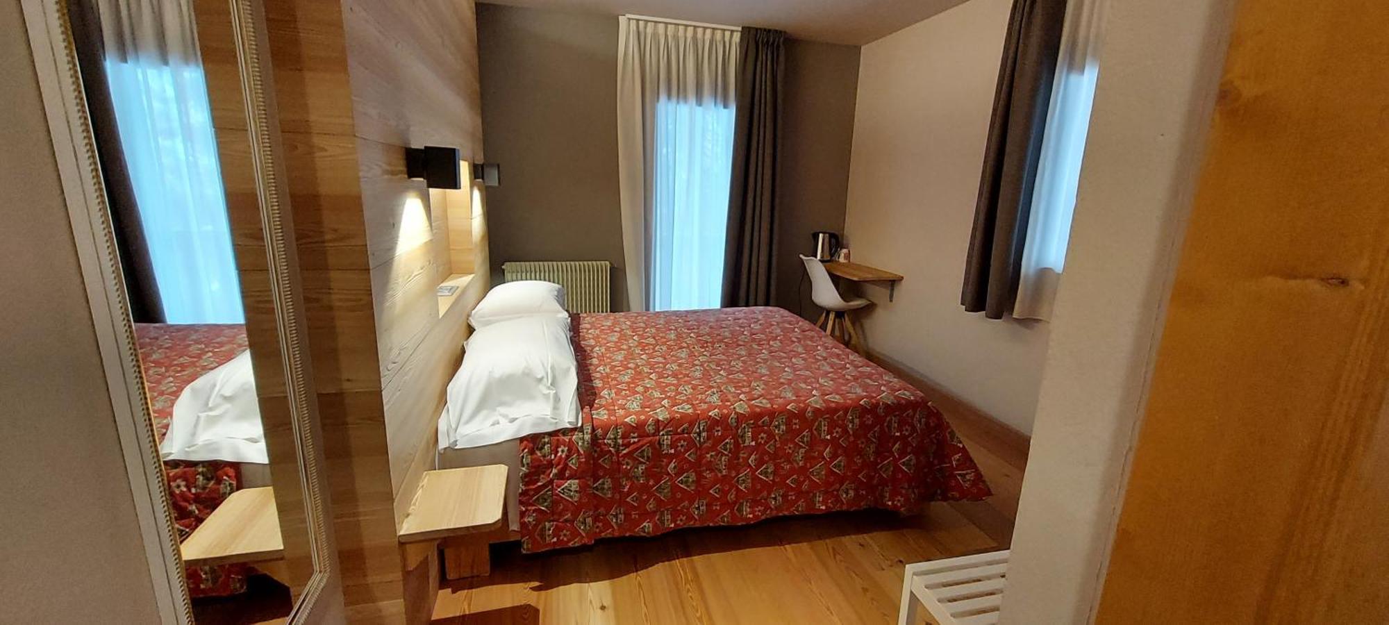 Albergo Riglarhaus เซาริส ภายนอก รูปภาพ